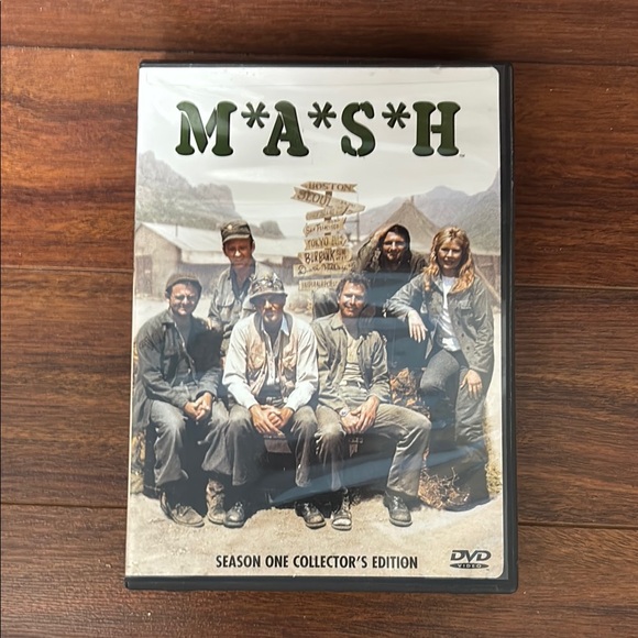 M*A*S*H Season One Collector's Edition DVD - Picture 1 of 1